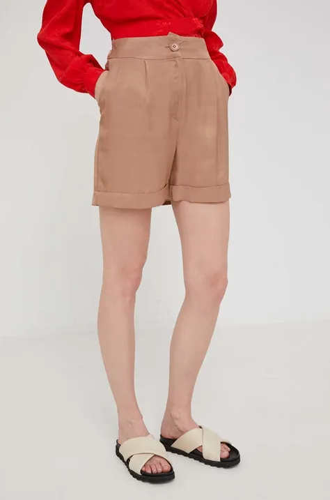 Къси панталони Answear Lab дамско в бежово с изчистен дизайн с висока талия