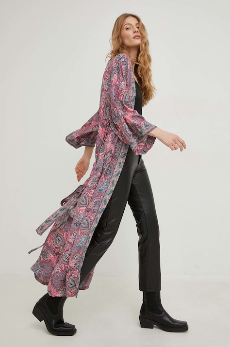 Answear Lab kimono jedwabne kolor różowy