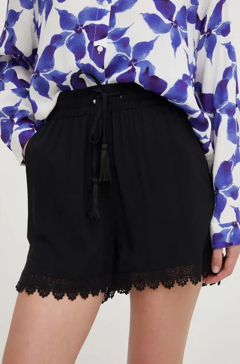 Kratke hlače Answear Lab za žene, boja: crna, glatki materijal, visoki struk