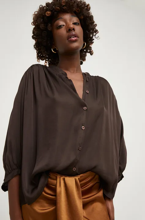 Блузка с шелком Answear Lab цвет коричневый однотонная