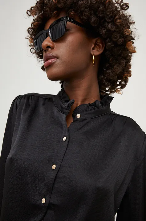 Риза Answear Lab дамска в черно със стандартна кройка с права яка