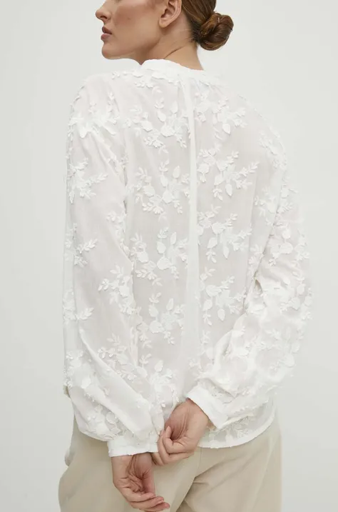 Памучна риза Answear Lab дамска в бяло със свободна кройка с права яка