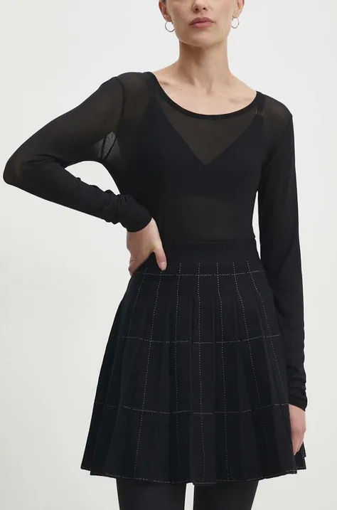 Suknja Answear Lab boja: crna, mini, širi se prema dolje