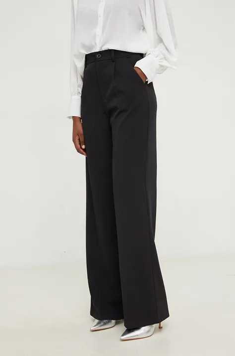 Панталон Answear Lab в черно със стандартна кройка, с висока талия