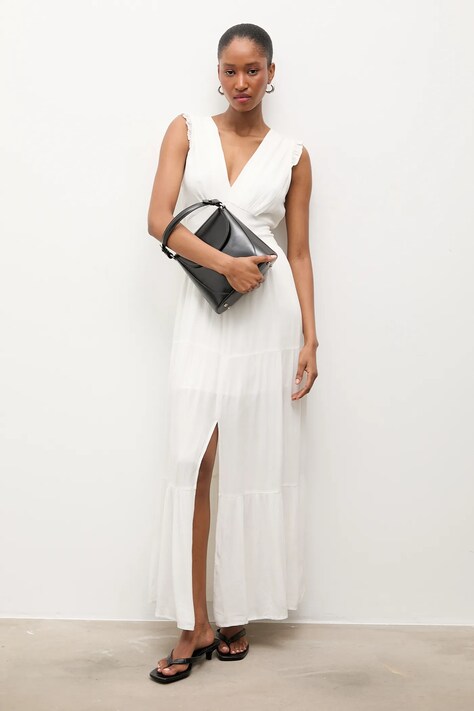 Answear.LAB sukienka rozkloszowana z wiskozy biała gładka