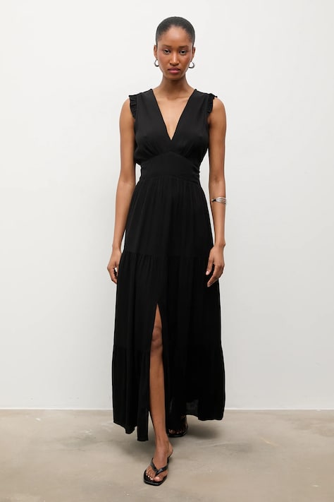 Answear.LAB sukienka rozkloszowana z wiskozy czarna gładka