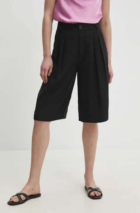 Къс панталон Answear Lab в черно с изчистен дизайн с висока талия