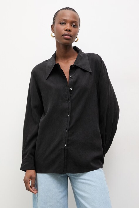 Answear.LAB koszula damska kolor czarny relaxed z kołnierzykiem klasycznym