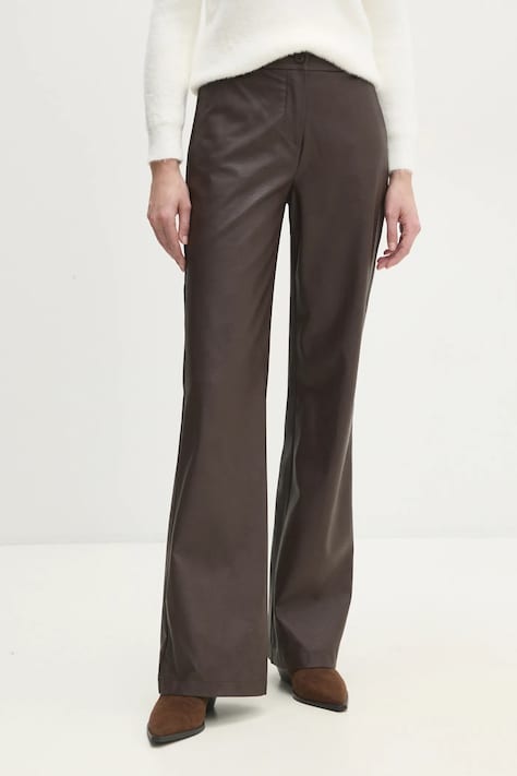 Панталон Answear.LAB в кафяво с разкроени краища, с висока талия