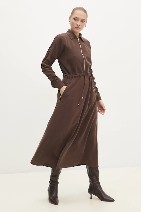 Answear Lab rochie culoarea maro, maxi, evazată
