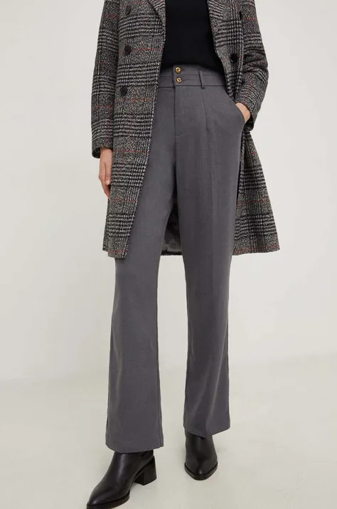 Панталон с вълна Answear Lab в сиво със стандартна кройка, с висока талия