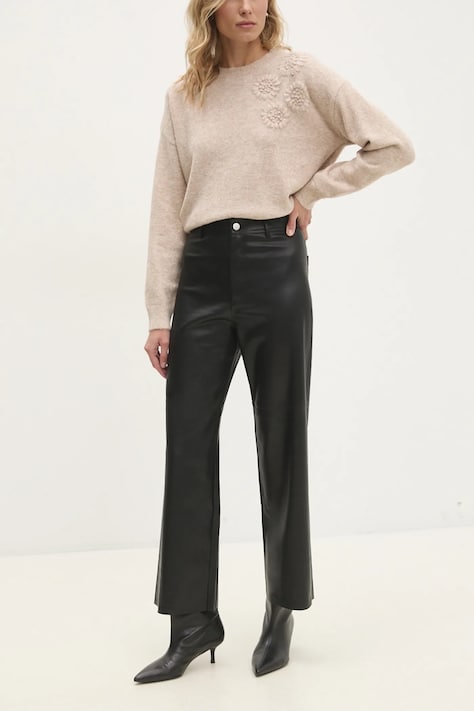 Панталон Answear.LAB в черно с разкроени краища, с висока талия