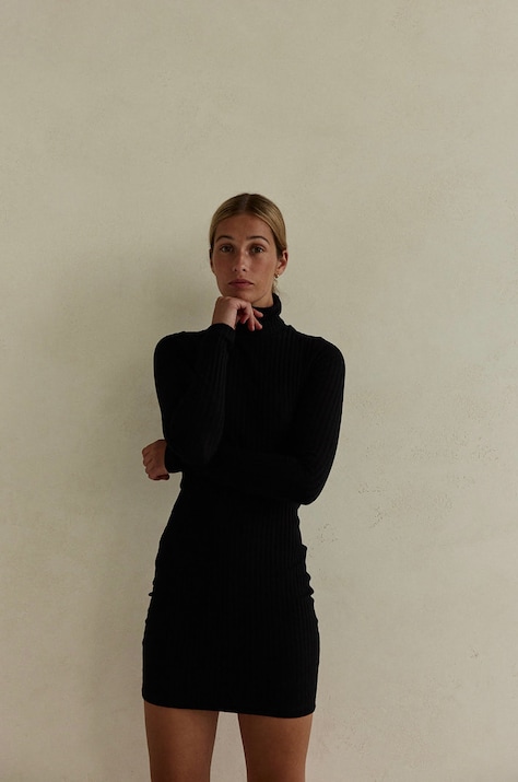 MUUV. rochie culoarea negru, mini, mulată