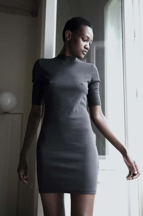 Платье MUUV. MIGNON цвет серый mini облегающее