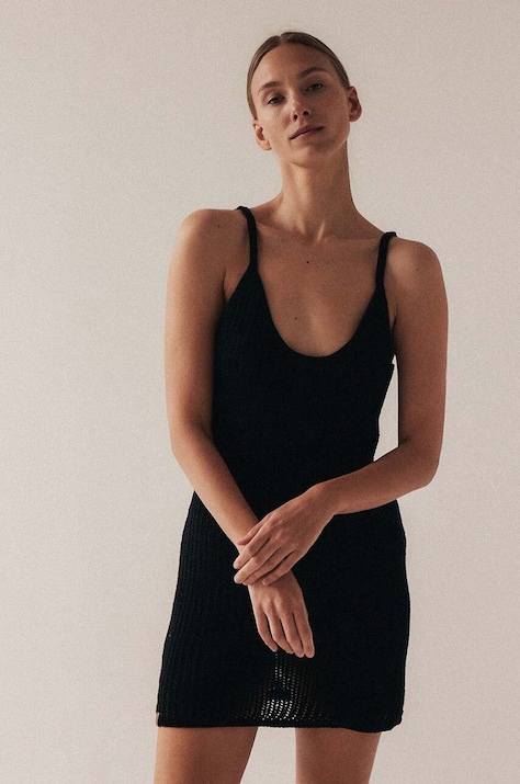 MUUV. rochie din bumbac culoarea negru, mini, mulată