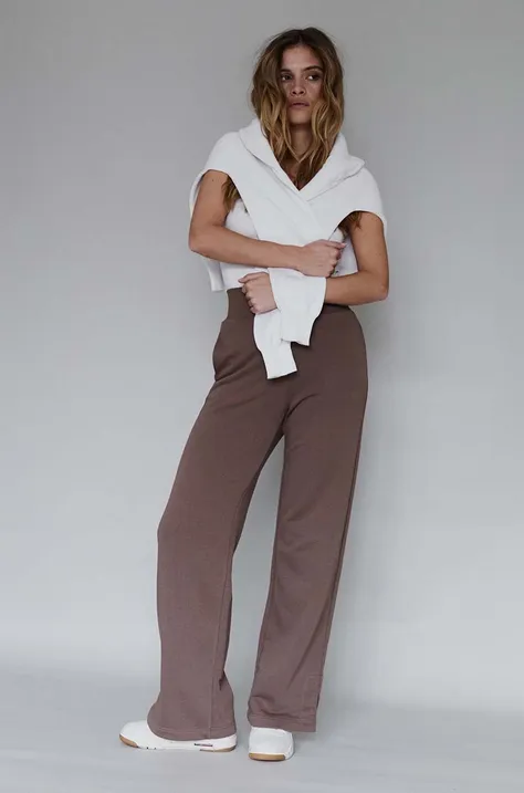 MUUV. spodnie dresowe bawełniane Fin Cotton kolor brązowy gładkie
