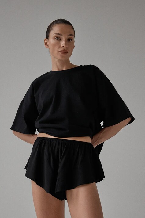 Muuv. szorty damskie z wiskozy DUE czarne regular waist