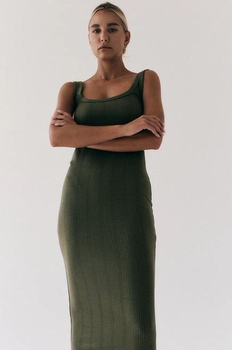 MUUV. rochie sukienka długa FENDU culoarea alb, midi, mulată