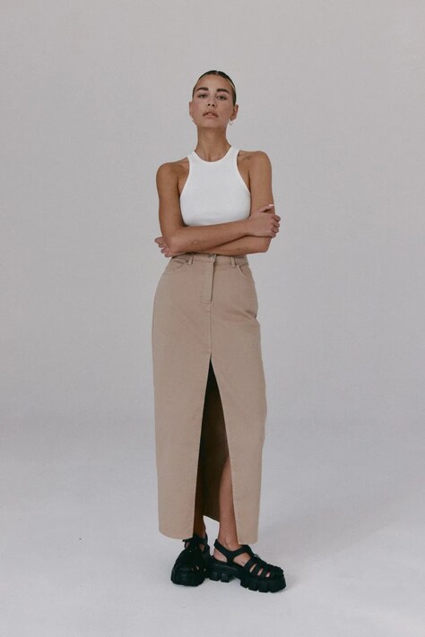 MUUV. spódnica jeansowa NANTES kolor beżowy maxi prosta