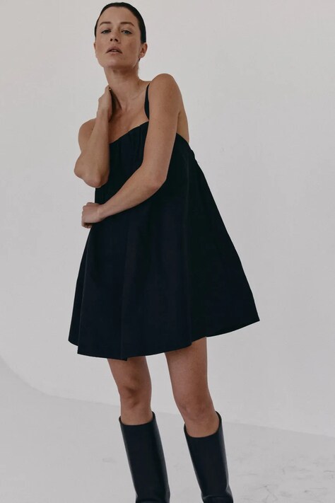 MUUV. sukienka JELLE kolor czarny mini oversize