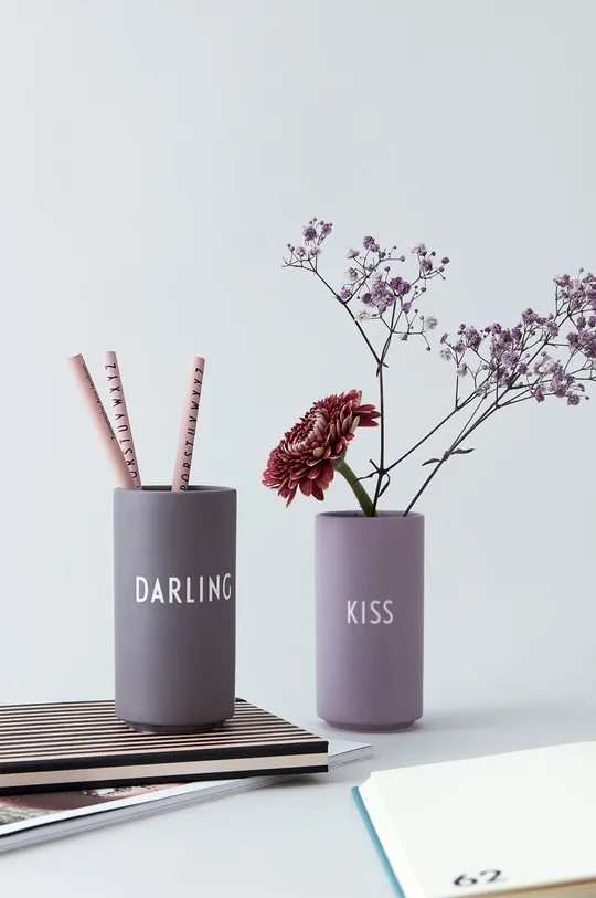 Design Letters okrasna vaza vijolična
