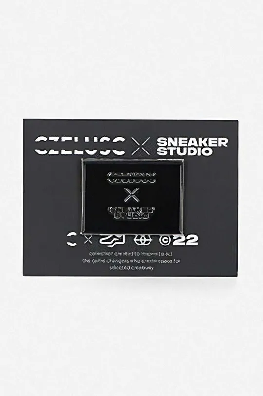 czarny SneakerStudio przypinka x Czeluść Unisex