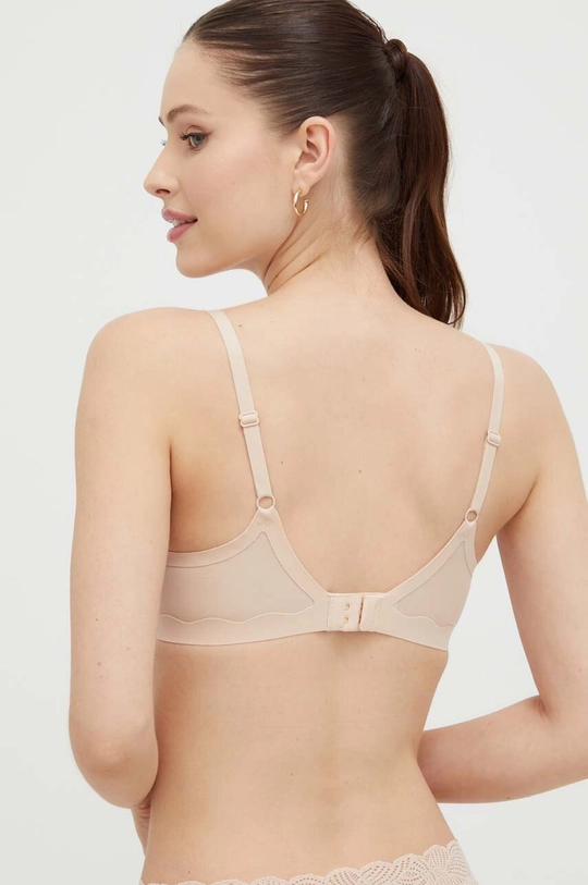 Chantelle reggiseno Materiale principale: 70% Poliammide, 30% Elastam Fodera 1: 72% Poliammide, 28% Elastam Fodera 2: 68% Poliammide, 32% Elastam