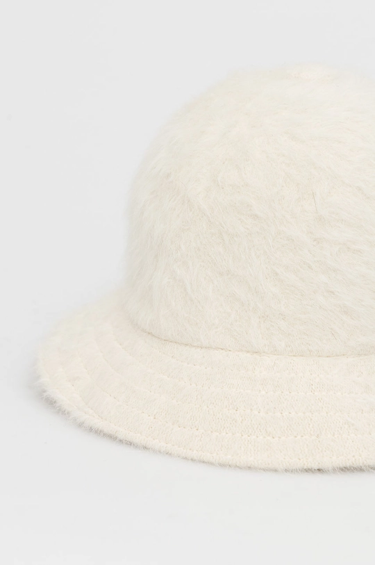 Klobúk Kangol  Základná látka: 45% Angora, 35% Modacryl, 20% Nylón Úprava : 100% Nylón