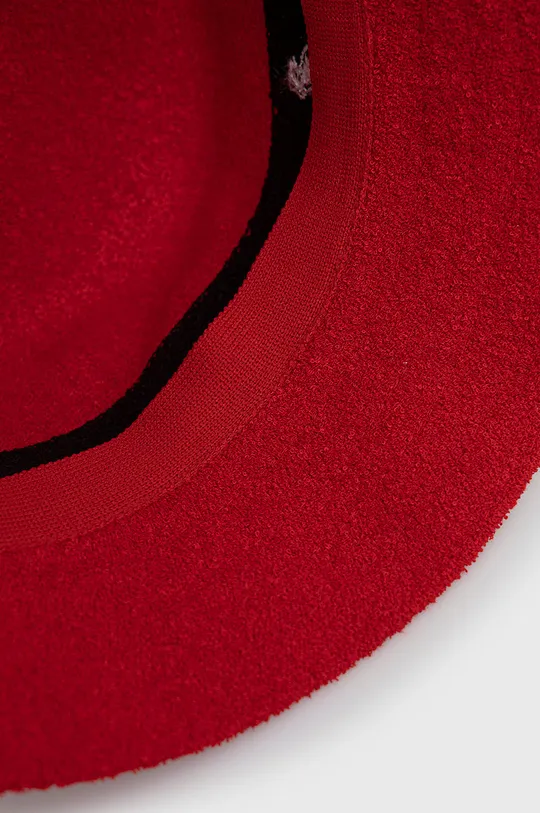 czerwony Kangol kapelusz