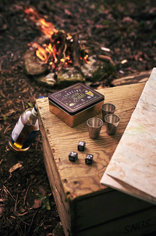šarena Gentelmen's Hardware Drinking Game - set igara uz logorsku vatru