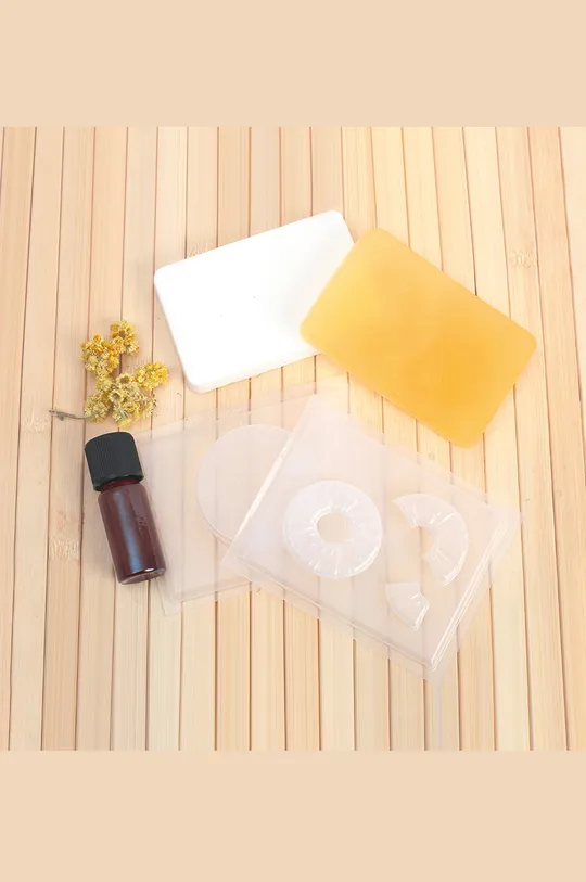 Graine Creative ένα σετ σαπουνιών DIY Recipe Pina Colada πολύχρωμο