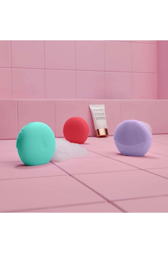 Krtača za masiranje in čiščenje kože obraza FOREO LUNA™ Play Plus 2 Unisex