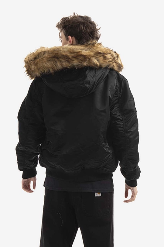 Jakna Alpha Industries Ma-1 Hooded Arctic  Temeljni materijal: 100% Najlon Postava: 100% Poliester Ispuna: 100% Poliester