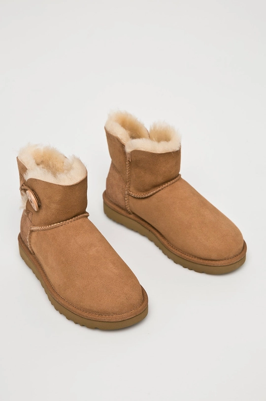 Замшевые сапоги UGG коричневый