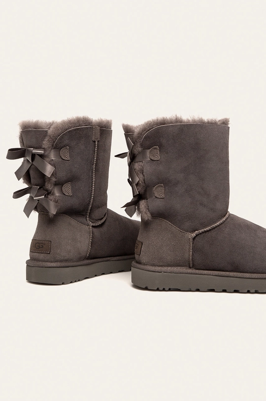 UGG - Шкіряні чоботи Bailey Bow II  Халяви: Замша Внутрішня частина: Вовна Підошва: Синтетичний матеріал