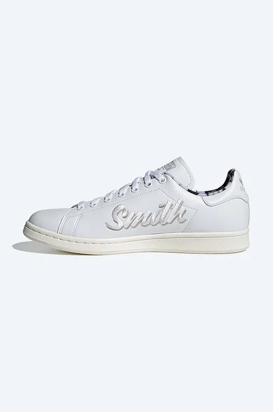 Αθλητικά adidas Stan Smith  Πάνω μέρος: Συνθετικό ύφασμα Εσωτερικό: Υφαντικό υλικό Σόλα: Συνθετικό ύφασμα