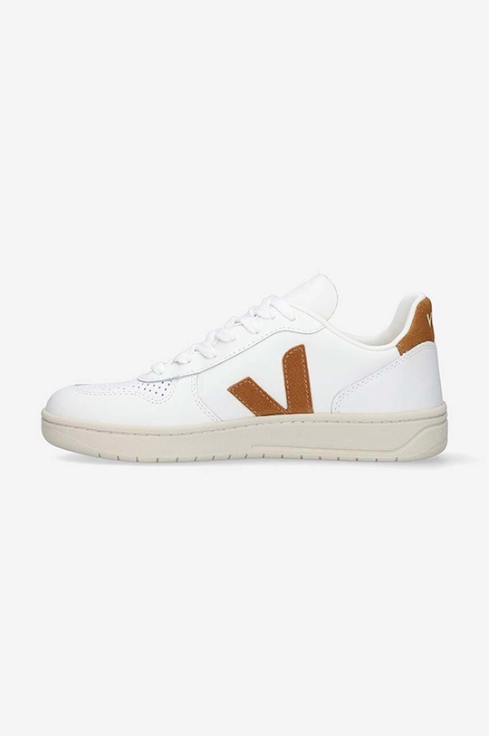 Кожаные кроссовки Veja V-10 Leather Extra  Голенище: Натуральная кожа Внутренняя часть: Текстильный материал Подошва: Синтетический материал