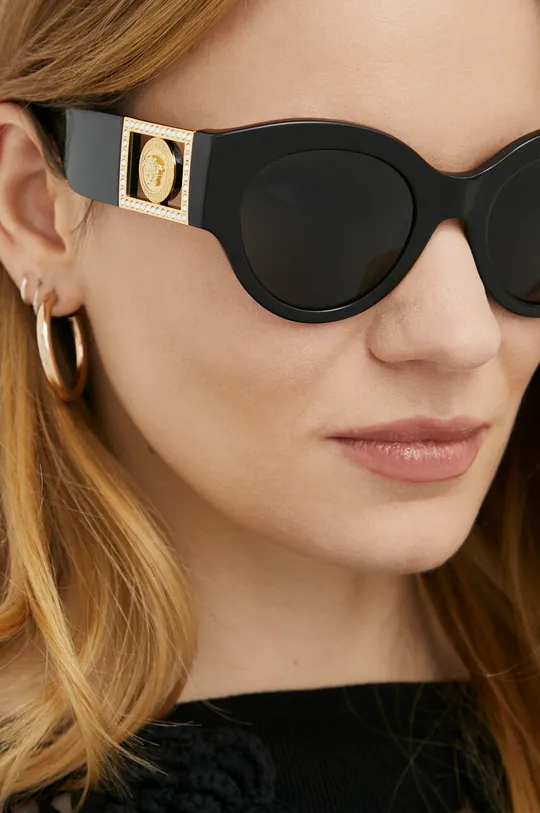 Солнцезащитные очки Versace