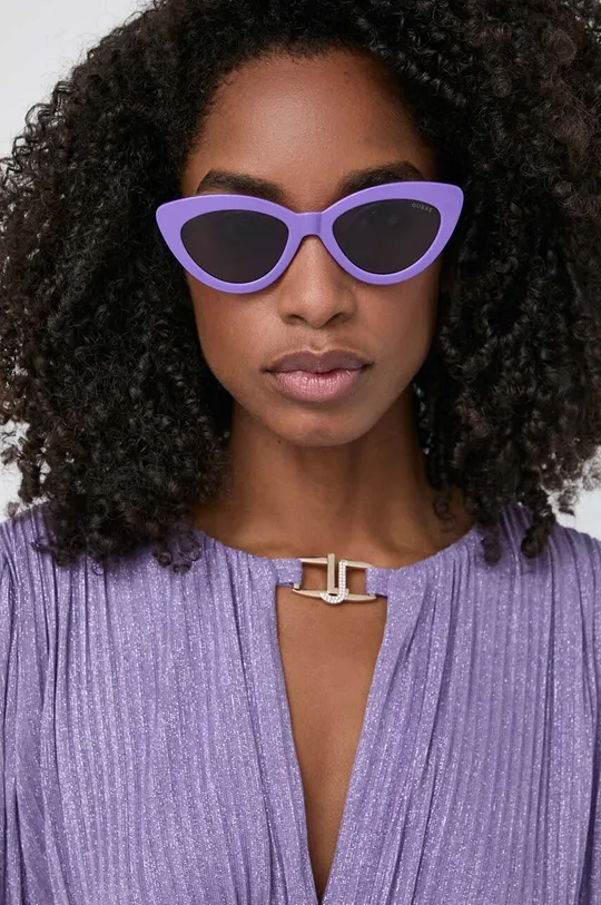 Guess okulary przeciwsłoneczne fioletowy