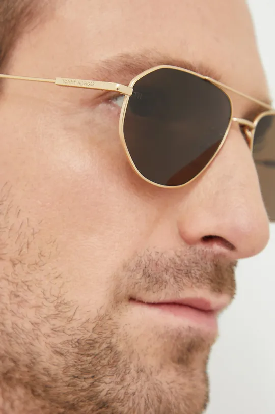 Slnečné okuliare Tommy Hilfiger zlatá