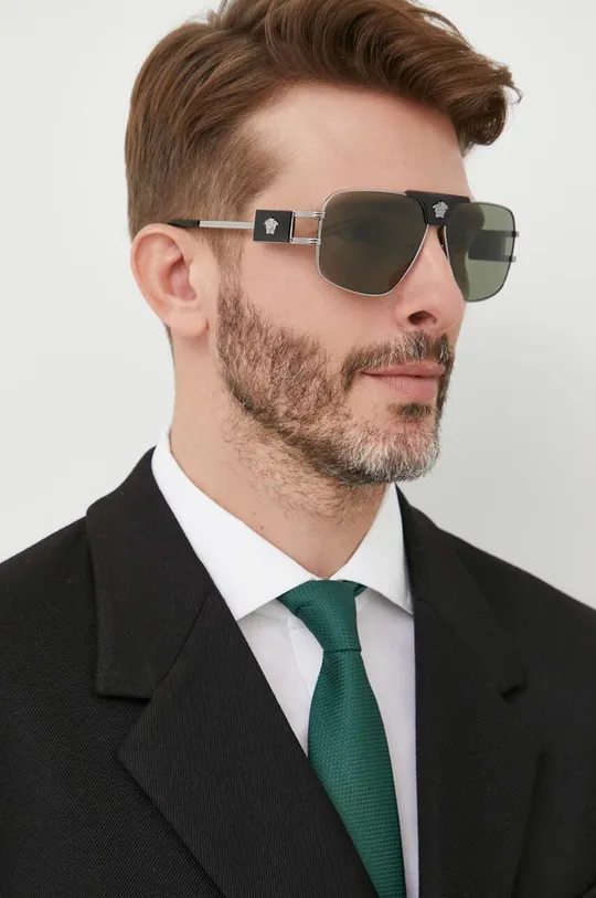Солнцезащитные очки Versace серый