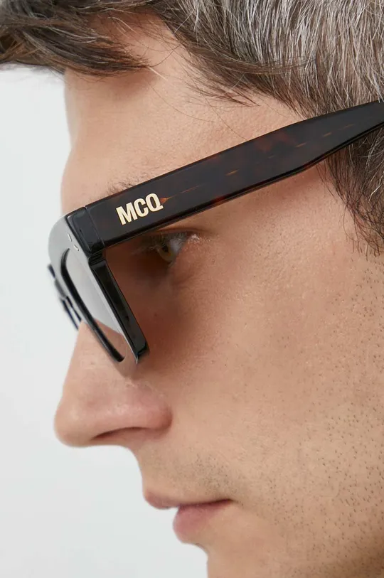MCQ napszemüveg