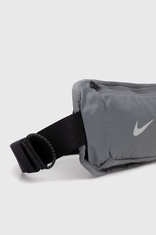 Malá taška Nike sivá