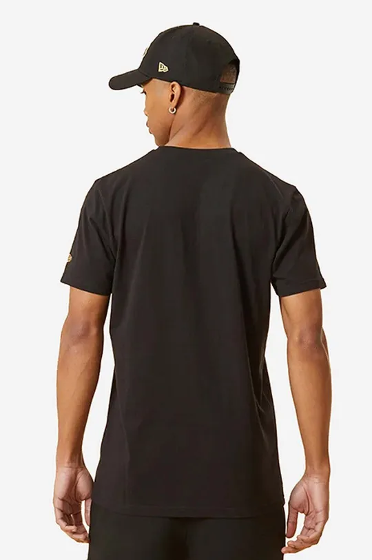 Βαμβακερό μπλουζάκι New Era Metallic Lakers μαύρο