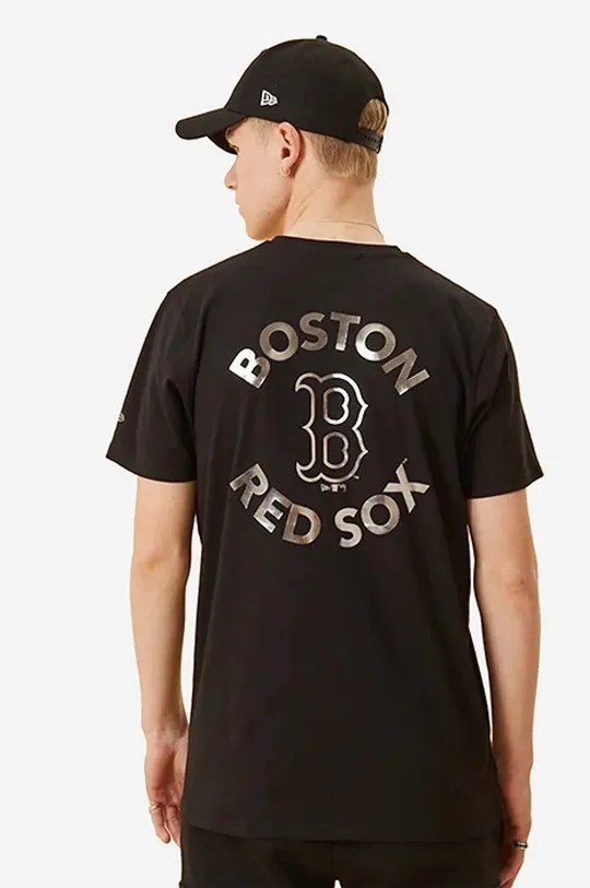 Памучна тениска New Era Boston Red Sox Metallic Print черен