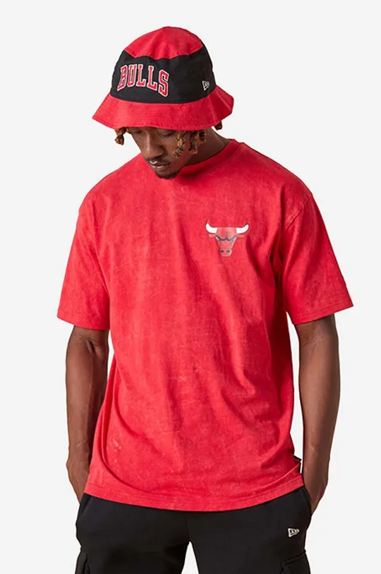 červená Bavlnené tričko New Era Washed Pack Graphic Bulls Pánsky