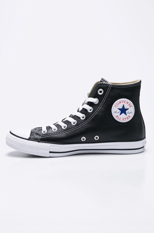 Converse superge  Zunanjost: Naravno usnje Notranjost: Tekstilni material Podplat: Sintetični material