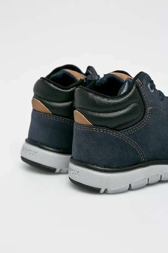 Geox - Dječje cipele  Koljenica: Sintetski materijal, Prirodna koža Unutrašnjost: Sintetski materijal, Tekstilni materijal Đon: Sintetski materijal