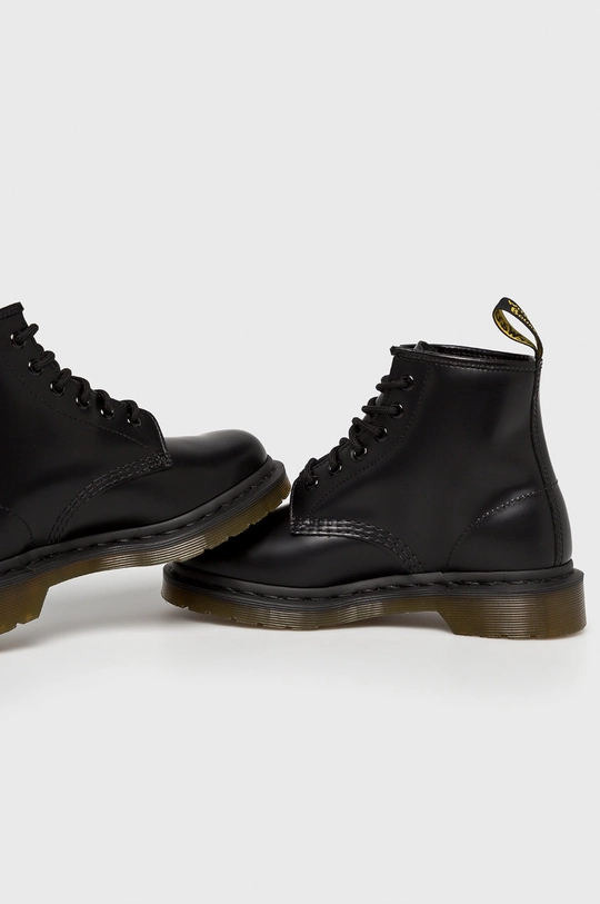 czarny Dr. Martens - Botki