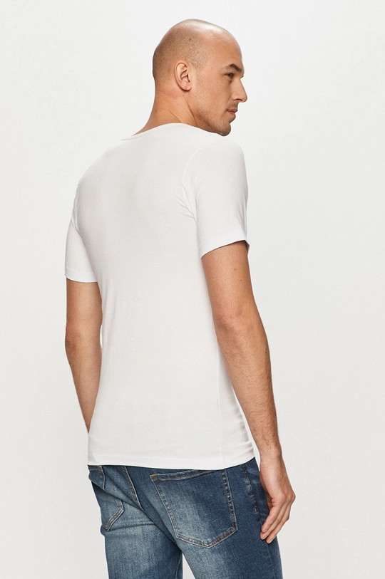 Jack & Jones - T-shirt <p> 
78% pamut, 8% elasztán, 14% viszkóz 
Jelentős anyag: 92% pamut, 8% elasztán</p>